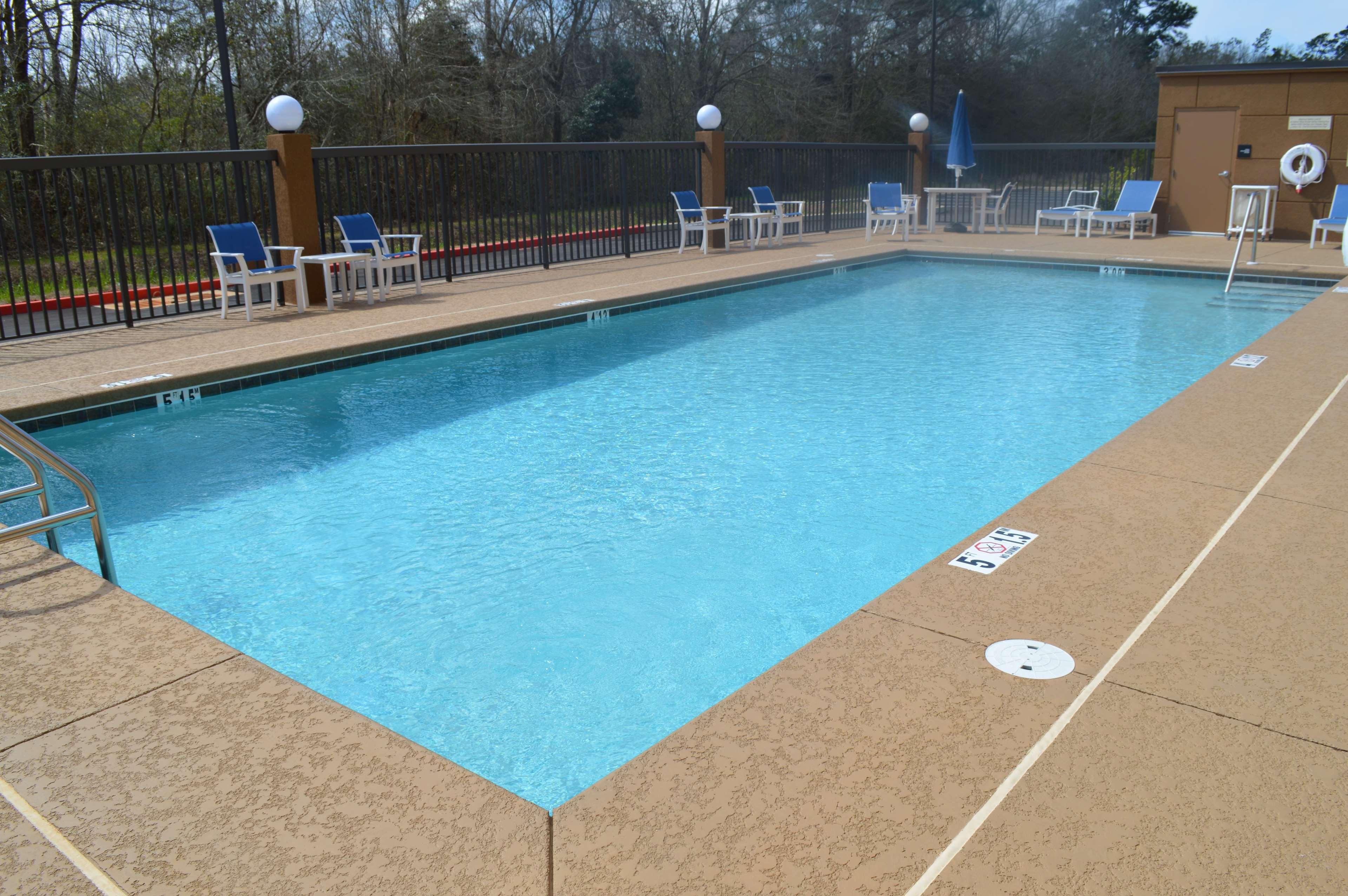 Hampton Inn Фолі Екстер'єр фото