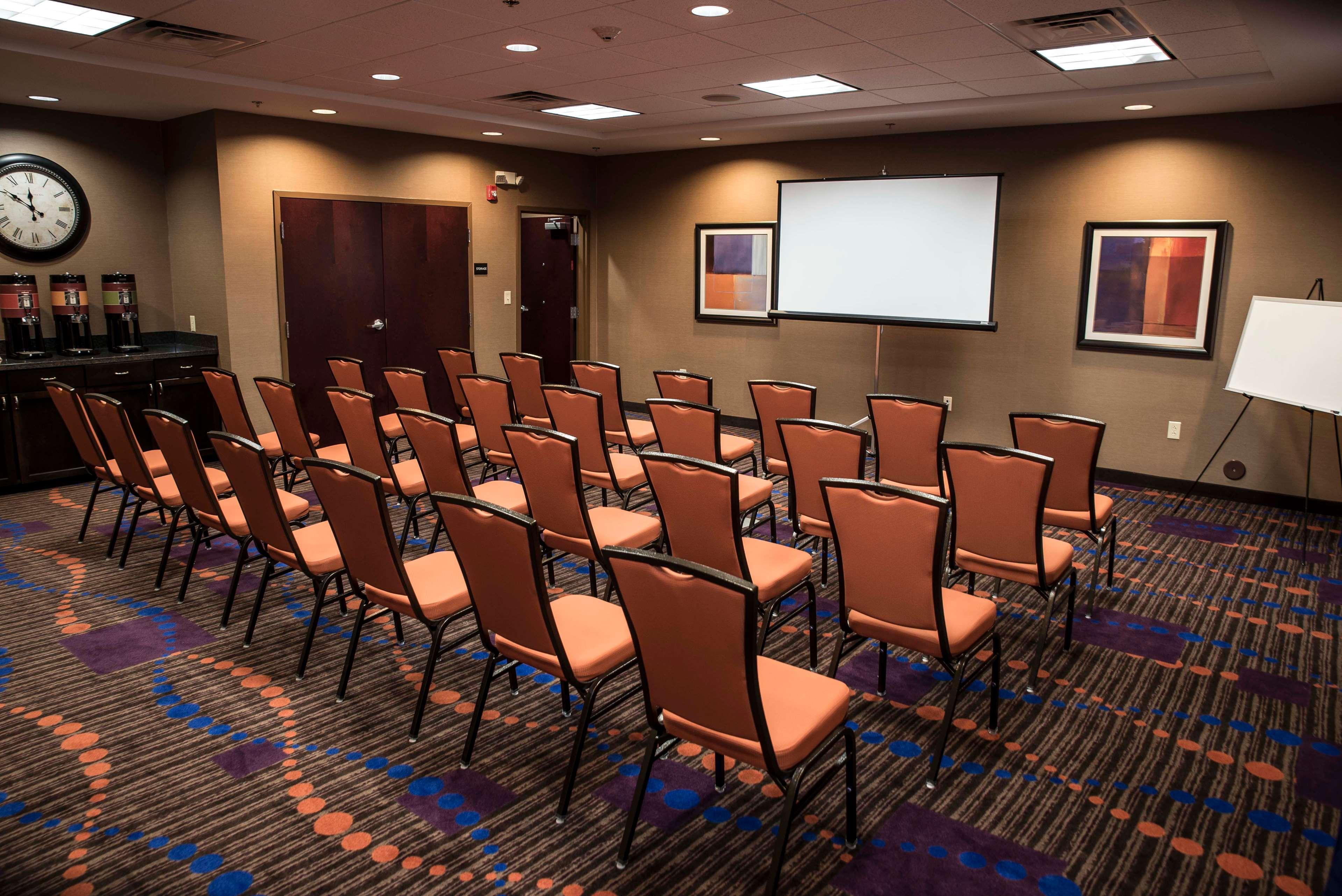 Hampton Inn Фолі Екстер'єр фото