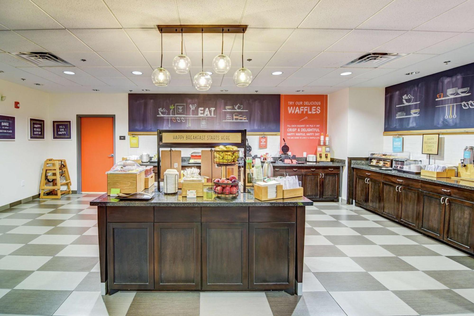 Hampton Inn Фолі Екстер'єр фото